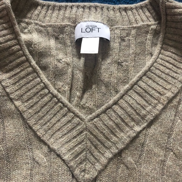 Women’s LOFT Beige sweater with gold shimmer - Picture 6 of 8